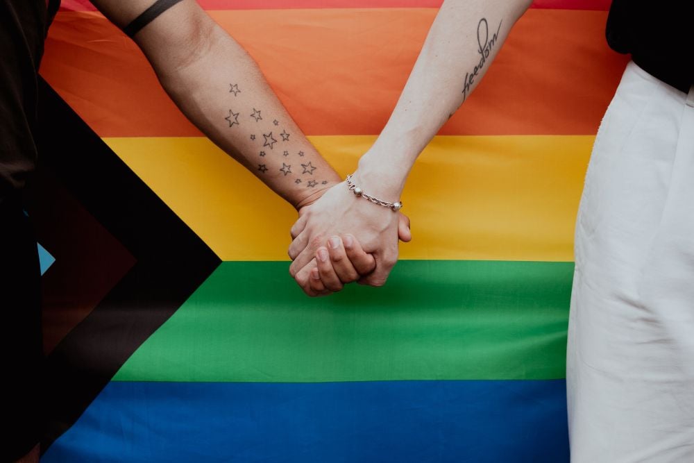 Building a Family with Pride: A Guide for LGBTQ+ Families Navigating Egg Donation and Surrogacy
